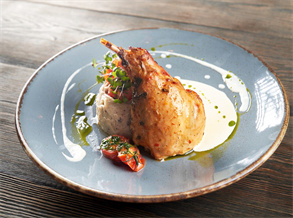 Roasted chicken legs with mashed potatoes