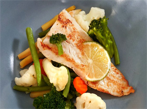Vegetable and Salmon Salad with Tea Rubs Recipe