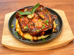 Pork Chops with Mashed Potatoes and Tea Rubs Recipe