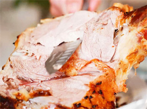 Roasted Leg of Lamb with Tea Rubs