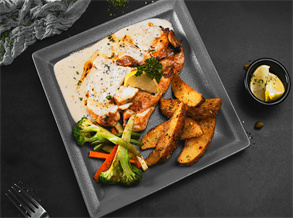 Pan-fried chicken breast with vegetable salad dressing