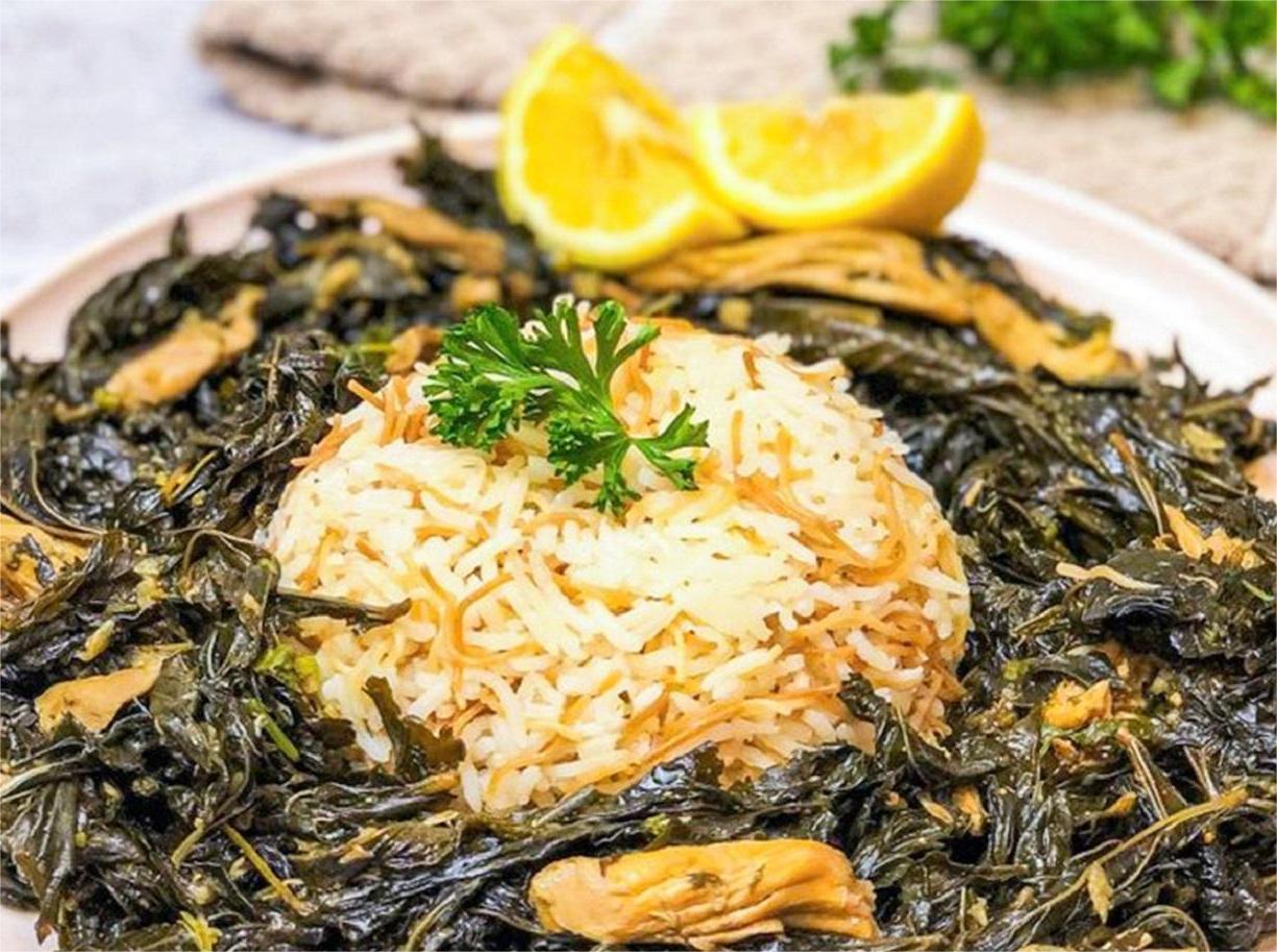 How to Make Tea Flavored Molokhia
