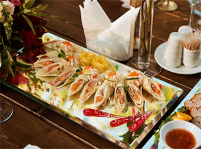 Smoked salmon roll