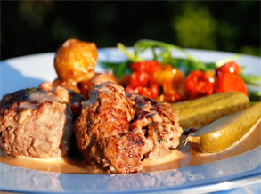 Black Pepper Steak with Pickled Cucumber Recipe
