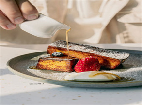French Strawberry Toast (Pain Perdu aux Fraises)