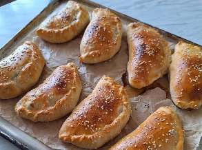 Russian meat pie（Pirozhki）