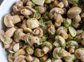 Russian-style pickled mushrooms（Griby v smetane）