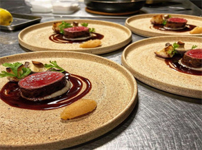 Pan-Seared Steak with Red Wine Sauce