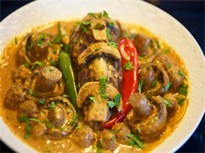 Spicy Fish Head Stew with Mushrooms & Peppers