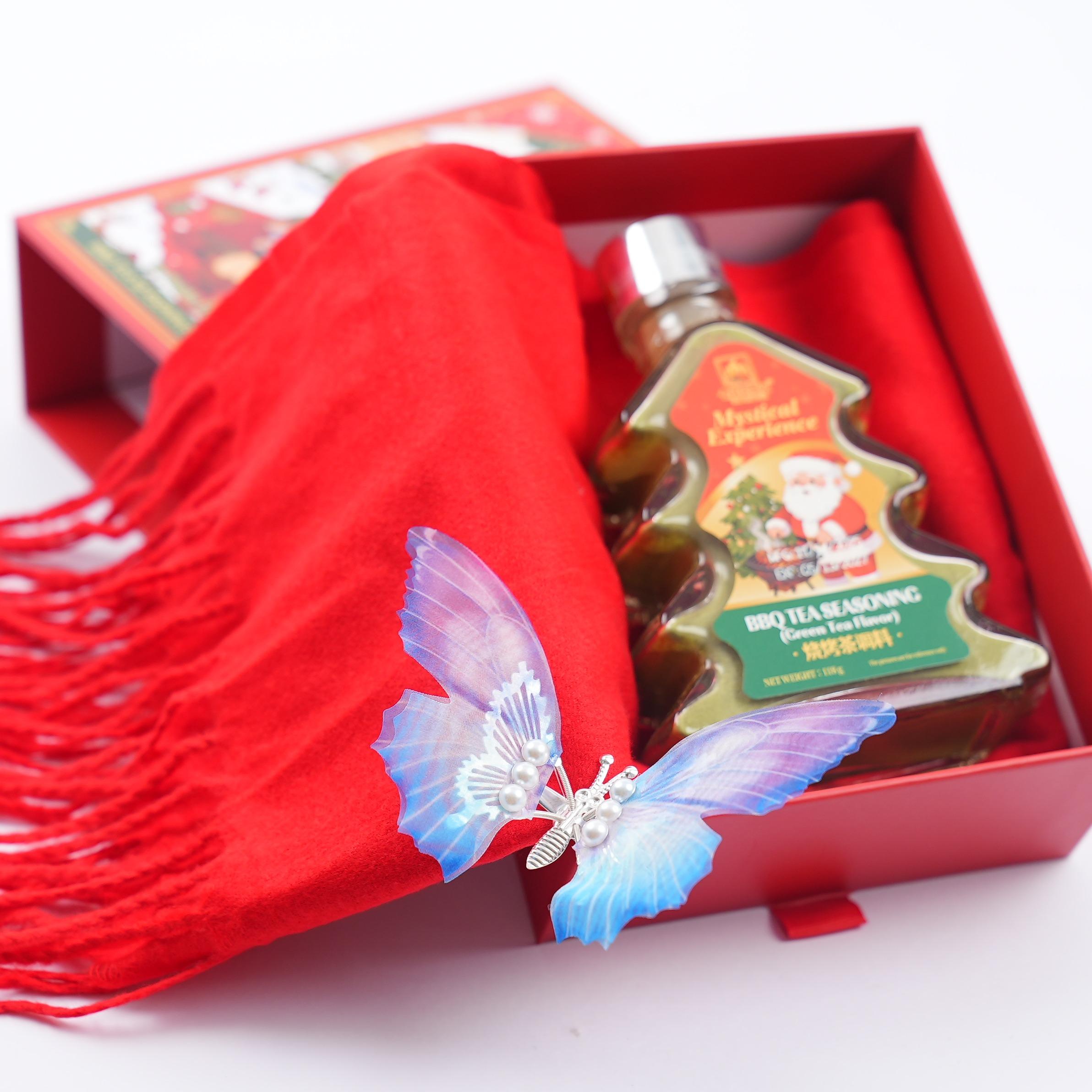 Christmas Gift Box | Tree-Shaped Green Tea BBQ Rub 118g + Scarf & Limited-time gift Hair Clips