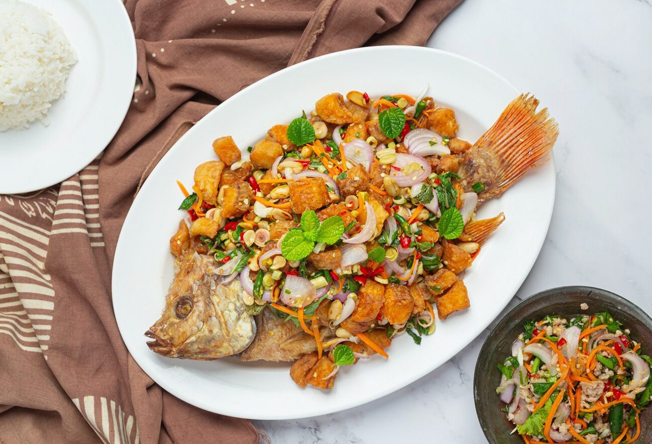 Thai-style Fried Fish with Spices Recipe